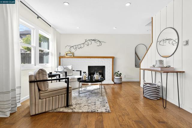 5774 Friar Ct, El Sobrante CA: https://media.crmls.org/mediaz/32f00d10-4734-4556-a5d1-039812e1e3a4.jpg