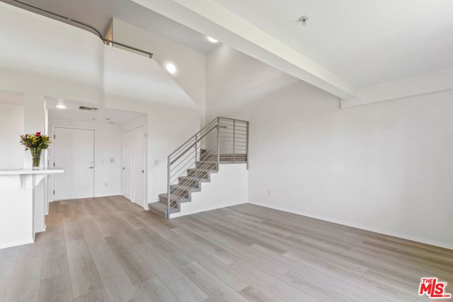 1 Bed Home for Sale in Playa Vista, California