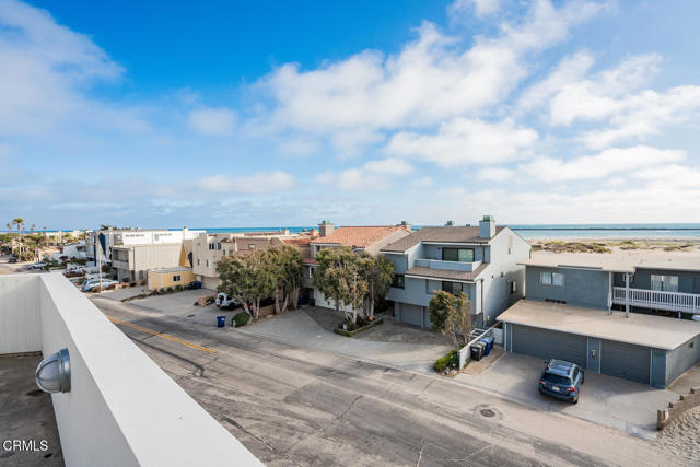 3300 Ocean Drive, Oxnard CA: https://media.crmls.org/mediaz/32f0d7a6-bba2-4108-8a8f-51f8102a0167.jpg
