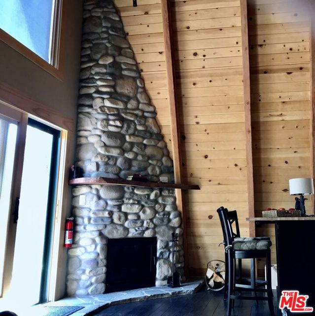 2222 Gimmewald Place, Pine Mountain Club CA: https://media.crmls.org/mediaz/32f1b0f9-428f-4633-af9e-bc158ec09cdd.jpg