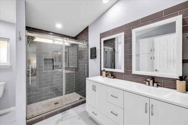 1327 Via Palmera, Cathedral City CA: https://media.crmls.org/mediaz/32f1b5e1-2db9-41ad-860c-aca6a9e6753d.jpg