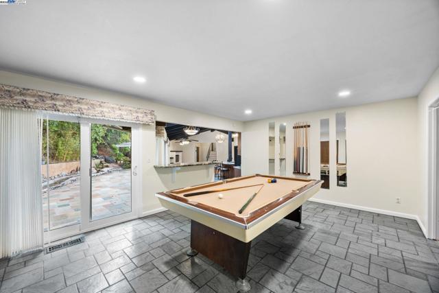 699 Fiesta Place, Hayward CA: https://media.crmls.org/mediaz/32f1f178-d9b7-4b4a-8a1d-e401a2fdfec0.jpg