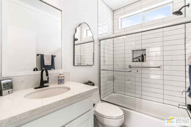 112 Pali Drive, Palm Springs CA: https://media.crmls.org/mediaz/32f25d7f-0a5a-455f-a2f4-b523660b2fae.jpg