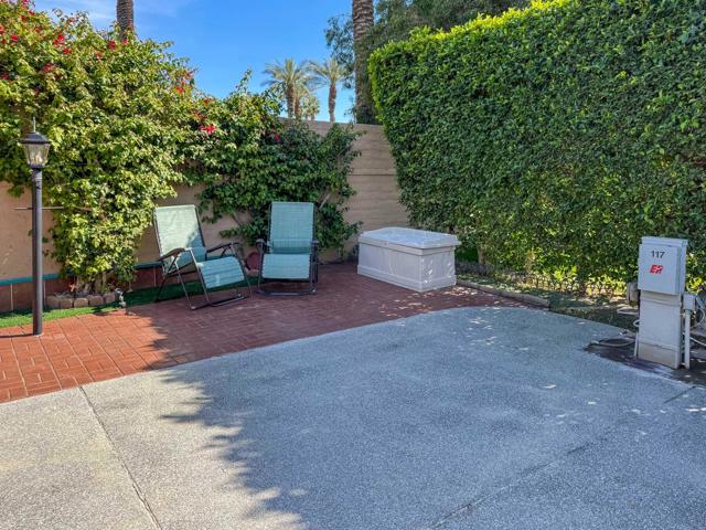 80394 Ave 48, Indio CA: https://media.crmls.org/mediaz/32f28a4a-5816-4c7c-8f39-dfa94ee71765.jpg
