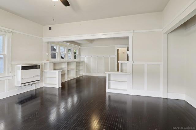 233 Hawthorn St, San Diego CA: https://media.crmls.org/mediaz/32f28dcc-9068-4f74-8675-27e188f2bfc5.jpg