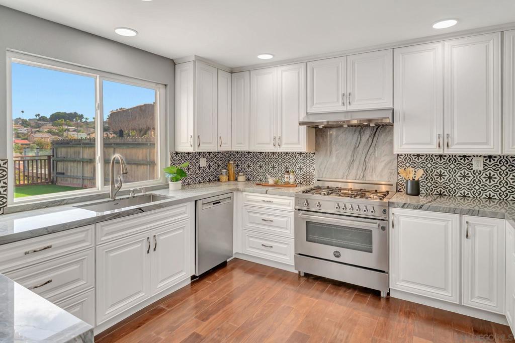 MLS #250031778SD img 12