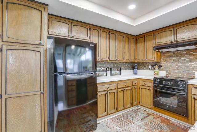 16555 Caminito Vecinos, San Diego CA: https://media.crmls.org/mediaz/32f2e21e-28f6-4979-a075-ca6588775333.jpg