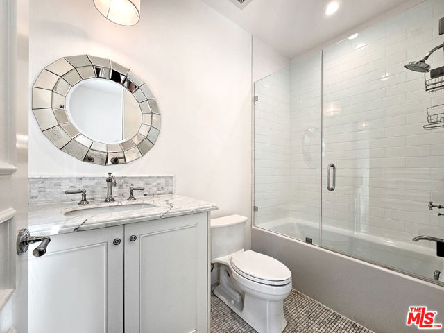 3815 Valley Meadow Road, Encino CA: https://media.crmls.org/mediaz/32f32d9a-8387-45f5-8002-06c04612974f.jpg
