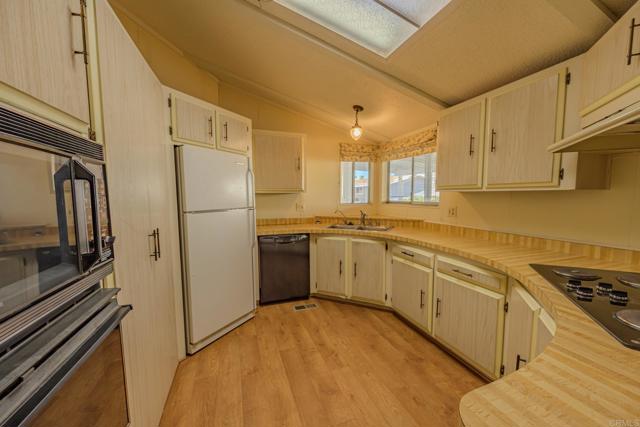 Detail Gallery Image 10 of 25 For 4650 Dulin Rd #153,  Fallbrook,  CA 92028 - 2 Beds | 2 Baths