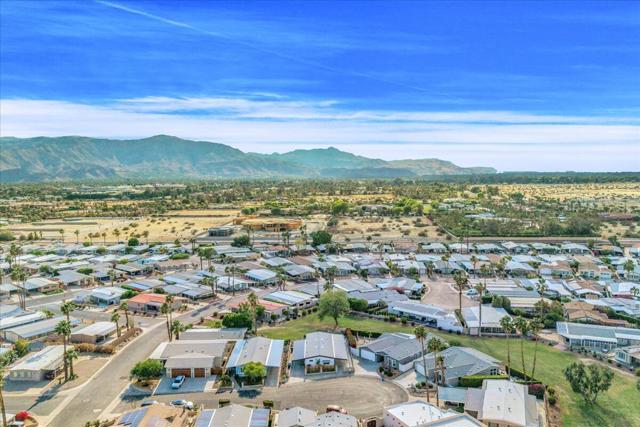 72967 Cabazon Peak Drive, Palm Desert CA: https://media.crmls.org/mediaz/32f3fd93-4751-48df-a073-d6ac24dc3a91.jpg