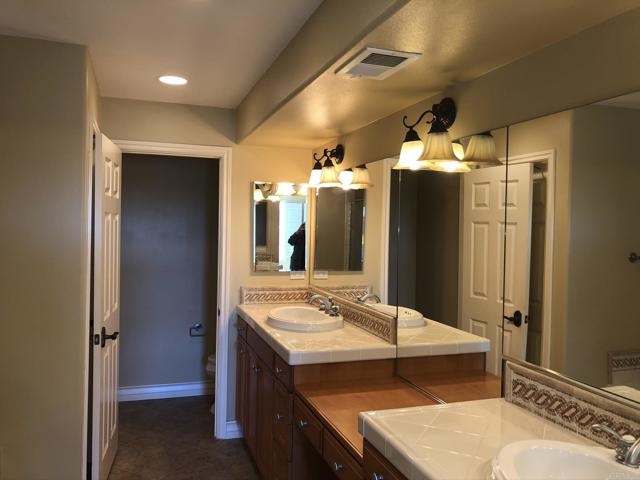 Detail Gallery Image 21 of 49 For 415 N Cedros, Solana Beach,  CA 92075 - 4 Beds | 4 Baths