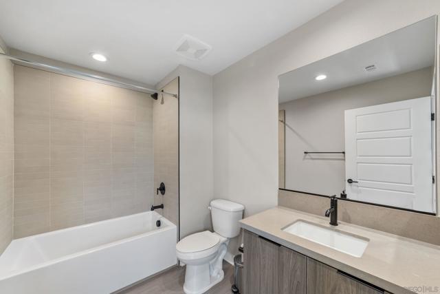 13016 Lumen Way, San Diego CA: https://media.crmls.org/mediaz/32f4e25c-6b9c-46e4-8415-d4af4e5d9fed.jpg