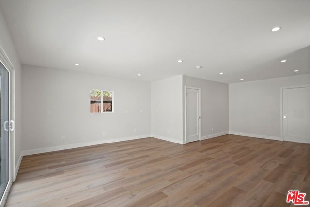 1563 E Elizabeth Street, Pasadena CA: https://media.crmls.org/mediaz/32f54840-43b6-492f-995e-e726e670ba67.jpg