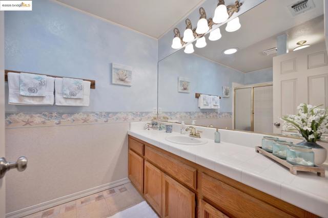 3196 Sudbury RD, Cameron Park CA: https://media.crmls.org/mediaz/32f59dfa-bf22-4e8f-a99a-c475b077e50e.jpg