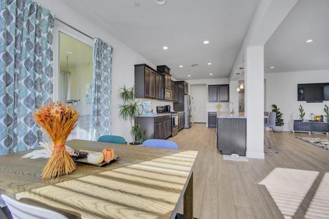 871 Cordoba Way, Hollister CA: https://media.crmls.org/mediaz/32f5a897-666c-49b7-b0b8-16f9b70e5bdd.jpg