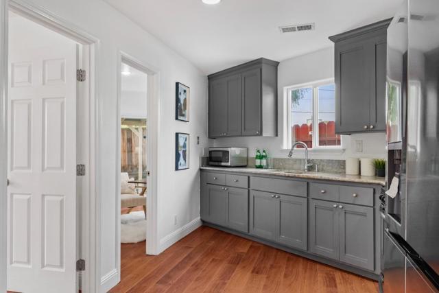 Image 25 of 49 For 1130 Breezewood Court