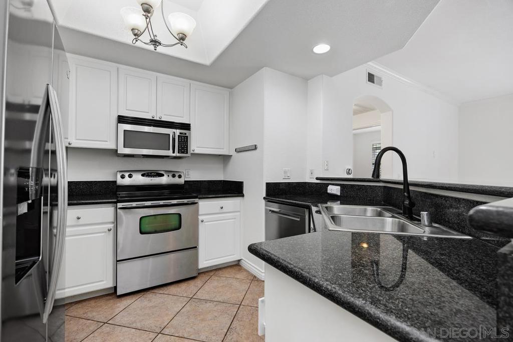 9263 Regents Rd - photo 8