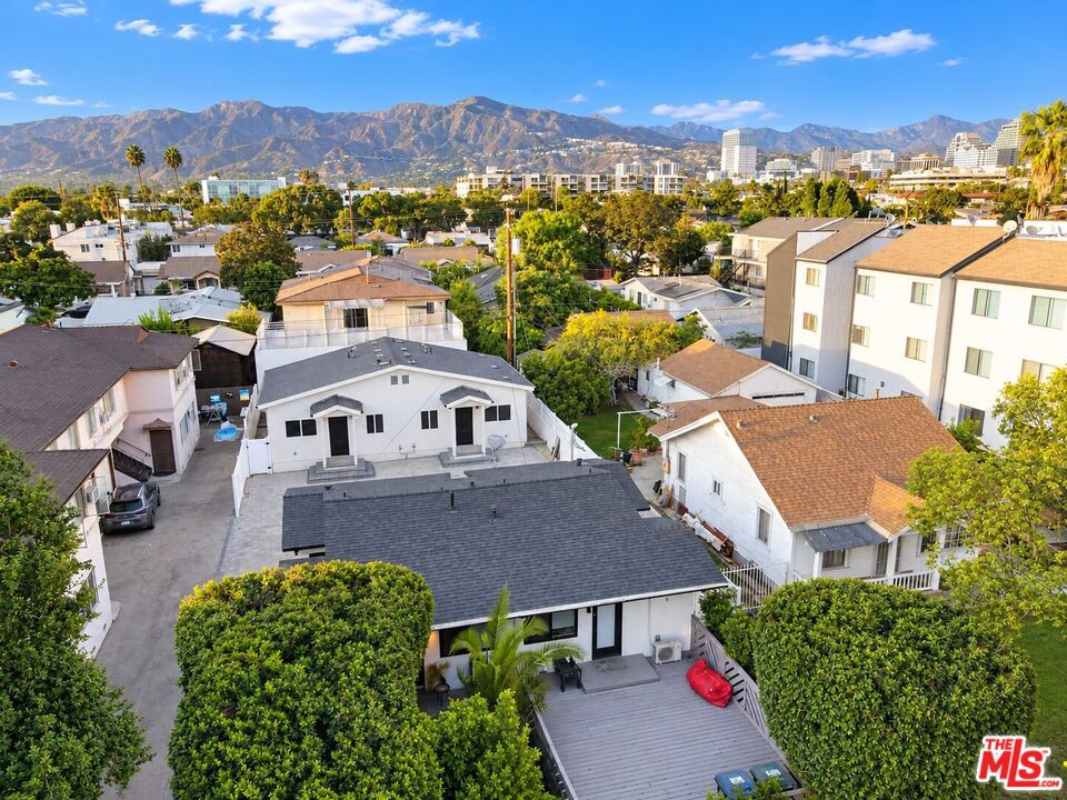 Multifamily at 559 Oak Street