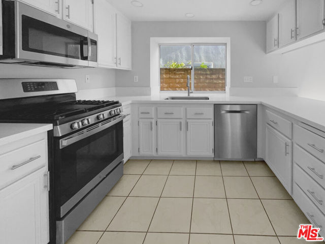 650 Twin Peaks Avenue photo 2