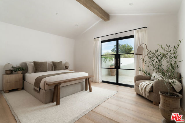 4200 Marina Drive, Santa Barbara CA: https://media.crmls.org/mediaz/32f6d0b4-36b5-4924-bce3-9cb4c409f45f.jpg