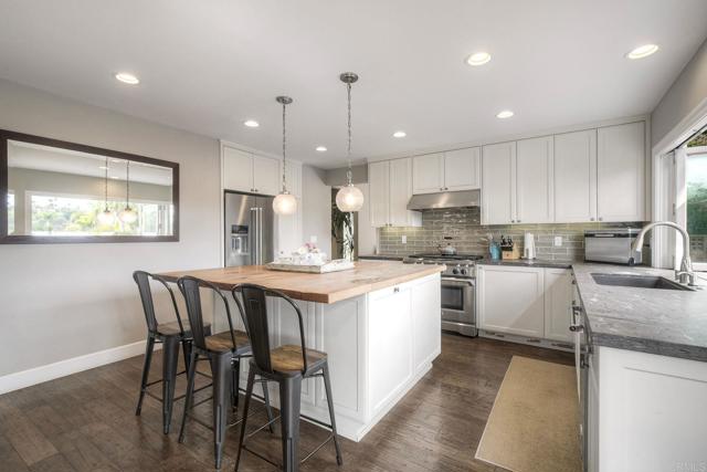 Detail Gallery Image 12 of 37 For 2017 Caracol Ct, Carlsbad,  CA 92009 - 3 Beds | 2/1 Baths