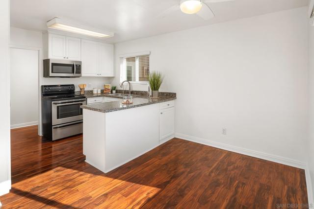 17141 W Bernardo Dr., San Diego CA: https://media.crmls.org/mediaz/32f7d8da-68ea-4d18-b67d-aa51d4179ff8.jpg