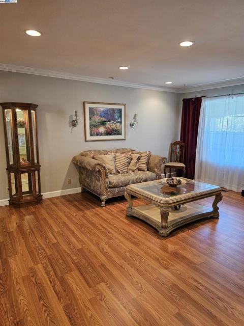 40575 Blacow Road, Fremont CA: https://media.crmls.org/mediaz/32f86062-80ff-4f27-bc18-c5355e877f0e.jpg