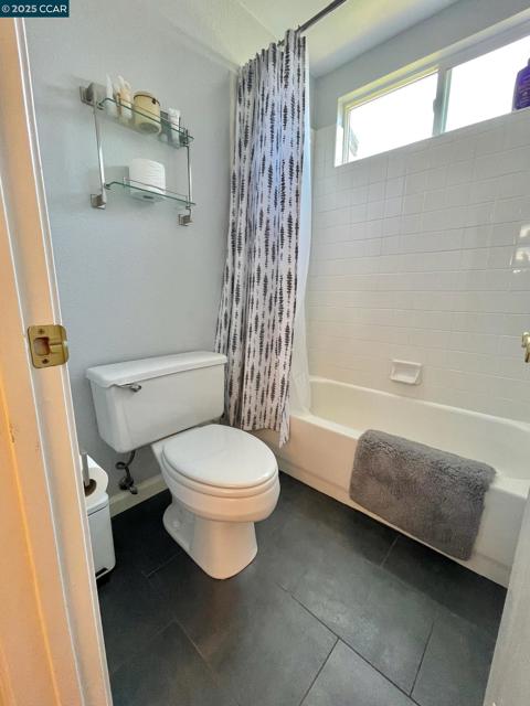 1161 Torrey Pines Place, Clayton CA: https://media.crmls.org/mediaz/32f8e746-8bff-4fd2-9f9f-942b6ec2f6aa.jpg