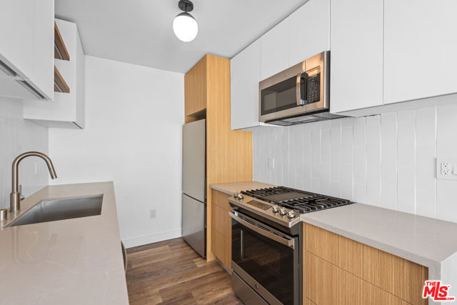 1563 Gordon Street, Los Angeles CA: https://media.crmls.org/mediaz/32f8f031-a4ff-4ee9-9a32-ee64aa9d6bec.jpg