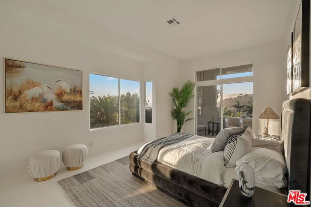 143 Ocean Avenue Ext, Santa Monica CA: https://media.crmls.org/mediaz/32f90c3e-75f9-4d05-8e74-1e050d83ba51.jpg