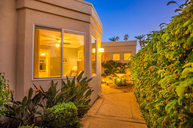 75273 Spyglass Drive, Indian Wells CA: https://media.crmls.org/mediaz/32f90d54-b4a8-4985-a771-929a1ffe9701.jpg