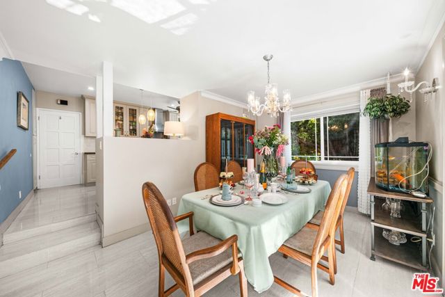 4963 Haskell Avenue, Encino CA: https://media.crmls.org/mediaz/32f966ea-d409-48bc-8a5f-1b86494ffbad.jpg