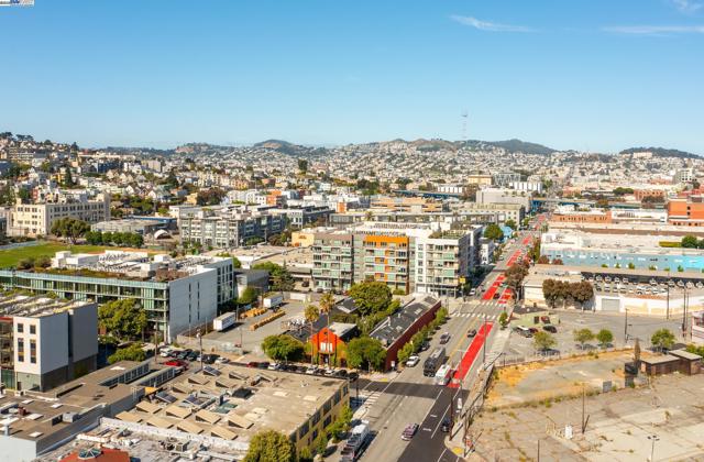 999 16Th St, San Francisco CA: https://media.crmls.org/mediaz/32f9fbbe-5a89-481a-9bb8-2e96a6416520.jpg