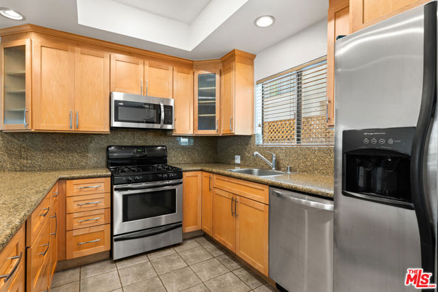 938 18th Street, 5 photo 5