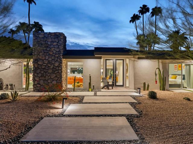 460 N Orchid Tree Lane, Palm Springs CA: https://media.crmls.org/mediaz/32faf4a6-7f95-40f4-af5d-c921647f1e26.jpg