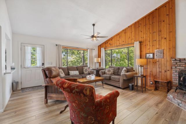 2616 Bonita Vista, Julian CA: https://media.crmls.org/mediaz/32fb190b-a395-4957-9fce-69d92b340fb5.jpg