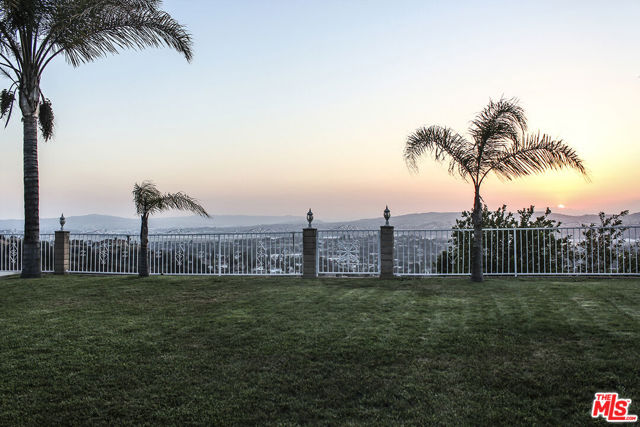 500 Topside Place, Diamond Bar CA: https://media.crmls.org/mediaz/32fb3353-10c4-4824-92c9-3b7f8ba4bc6b.jpg