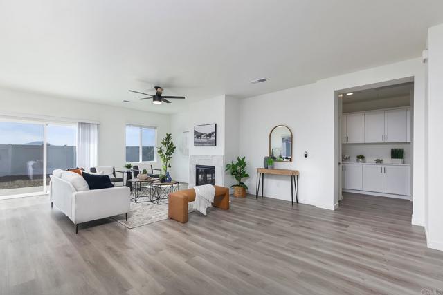 Detail Gallery Image 5 of 52 For 1609 Mauzy Way, El Cajon,  CA 92021 - 4 Beds | 3 Baths