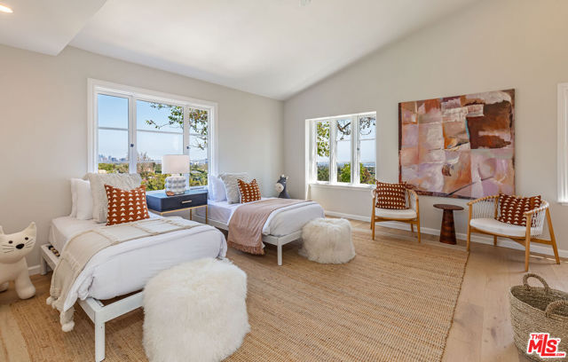 1756 Correa Way, Los Angeles CA: https://media.crmls.org/mediaz/32fc73f8-4a31-49b9-b14c-7539259c4bfa.jpg