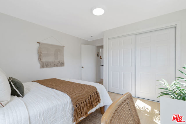 property-img