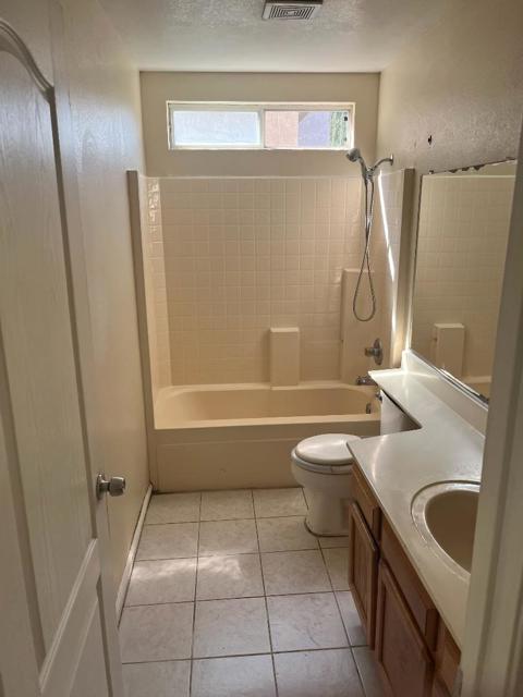 1805 Nisperos Street, Stockton CA: https://media.crmls.org/mediaz/32fd351c-3f9c-409d-9083-abba6f6479ee.jpg