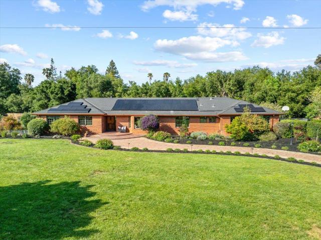 20811 Norada Court, Saratoga CA: https://media.crmls.org/mediaz/32fd6a4d-d25a-4e7f-8427-070a079f324f.jpg
