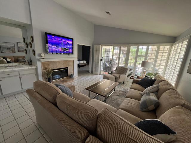 43954 Via Granada, Palm Desert CA: https://media.crmls.org/mediaz/32fe99f4-5cce-40e4-aac3-40ad85d66e31.jpg