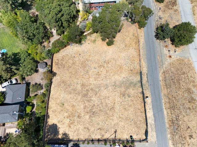 152 Alta Mesa Road, Woodside CA: https://media.crmls.org/mediaz/32fede63-3117-4b8c-9991-b6fde40fc999.jpg