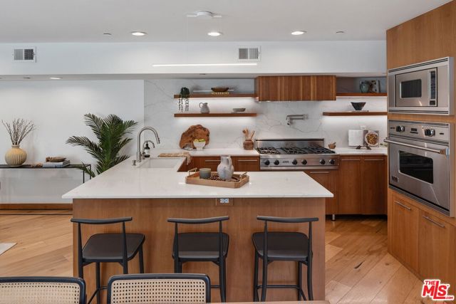 512 Brooks Avenue, Venice CA: https://media.crmls.org/mediaz/32ff5ff7-efd5-49ea-9cb0-4cf86df337a2.jpg