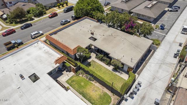 1401 Glenwood Drive, Oxnard CA: https://media.crmls.org/mediaz/33003f32-217e-4bf0-8b5b-28ba3ea8d03b.jpg