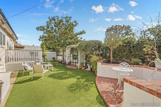 3033 Browning, San Diego CA: https://media.crmls.org/mediaz/330110c4-51c3-49b3-b554-99b7c1932fef.jpg