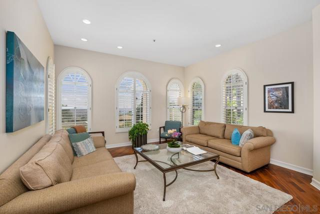 4753 Gabriel Way, La Mesa CA: https://media.crmls.org/mediaz/33014767-cc85-453f-8932-fbee2845eebf.jpg