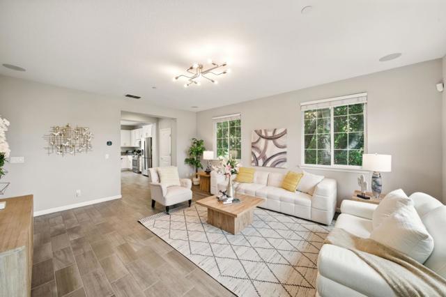 26540 Hayward Boulevard, Hayward CA: https://media.crmls.org/mediaz/33015095-52b8-4818-bd3f-2df9bfafb41d.jpg