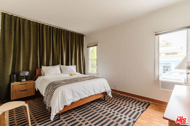 4426 Price Street, Los Angeles CA: https://media.crmls.org/mediaz/3301616f-7c14-4483-a3c5-c44908bd9743.jpg